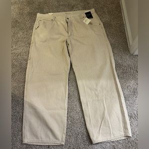 Levi’s Premium Dad Utility Jeans. Women’s size 34 x 30. New with tags.